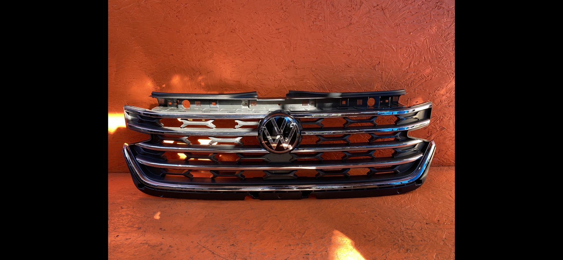 2024 VOLKSWAGEN ATLAS FRONT UPPER RADIATOR GRILLE 3CN853653 OEM