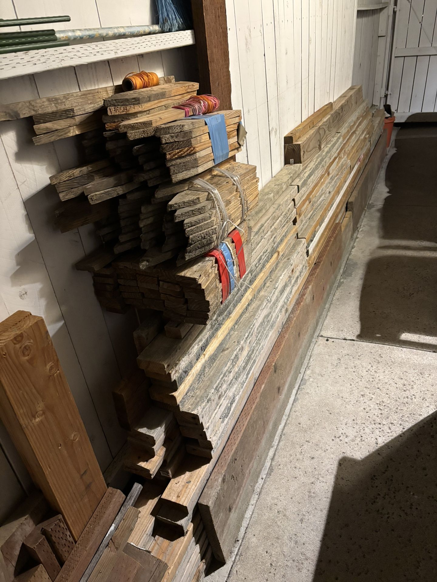 2x4s madera para trabajos de cemento Woods Lumber Wood