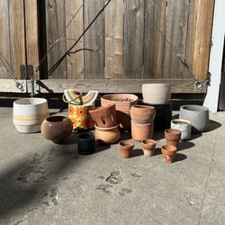 Lot Of 18 Pots/planters
