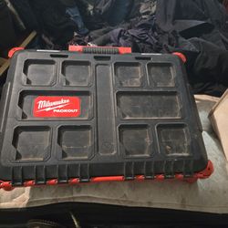 Milwaukee 22" Packout 