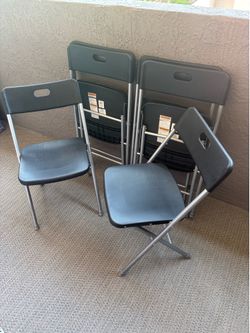 Foldable chairs
