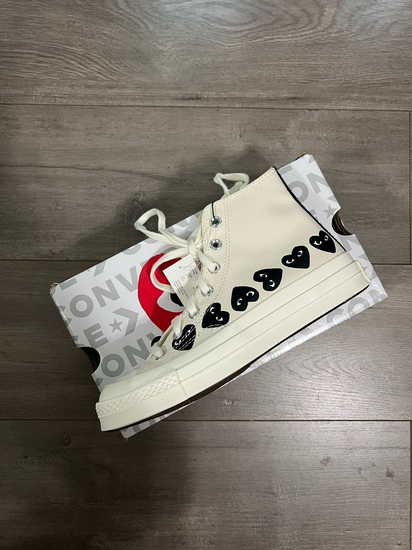 CDG MILK Converse Sz 7 Brand New Never Worn