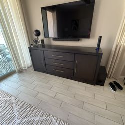 Entertainment-Media Center