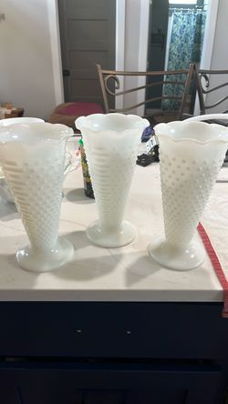 Vintage milk glass vases 3