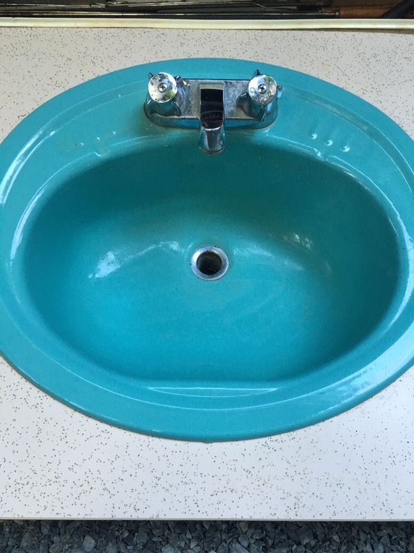 Vintage Turquoise Bathroom Sink for Sale in Arlington, WA OfferUp