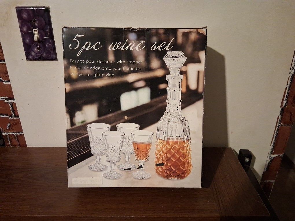 5 Piece Wine Set