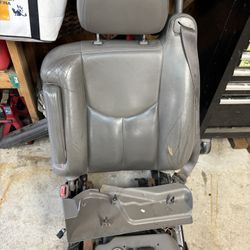 2003 GMC Yukon Driver Seat