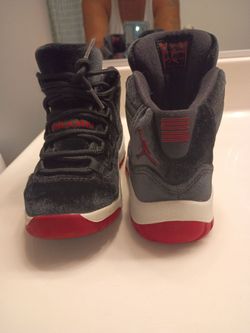 Air Jordans 11 Bred velvet