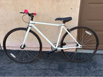 Single speed freewheel custom fixie style bike