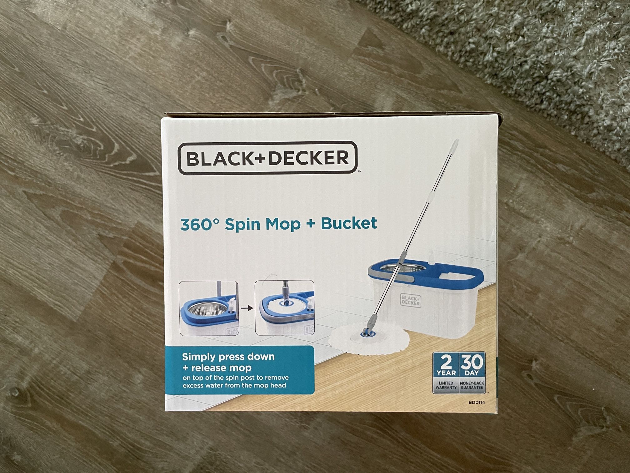 Rubbermaid Reveal Spray Microfiber Floor Mop, Cedar Poly Whist Broom With  Dust Pan for Sale in Lake Forest, CA - OfferUp