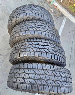 265/70/17 Cooper Selling a set of 4 tires in excellent condition 🫡