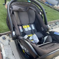 Graco SnugRide SnugFit 35 DLX Infant Car Seat