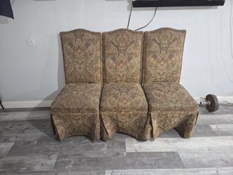 4 Chairs And Good Condition