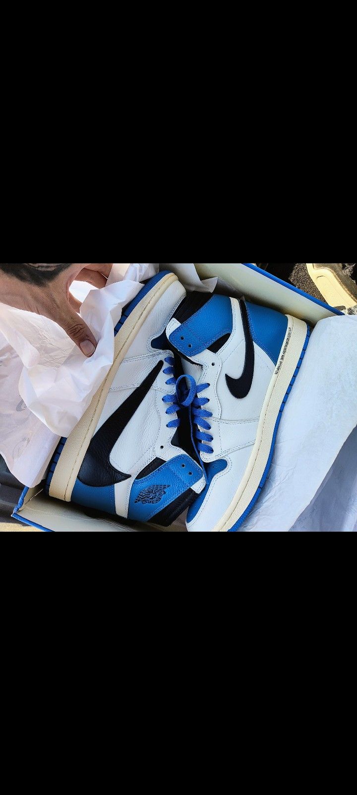 Jordan 1 Travis Scott