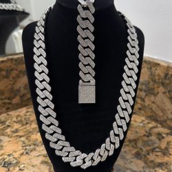 Moissanite Cuban Chain (22inch) & Bracelet (8inch)