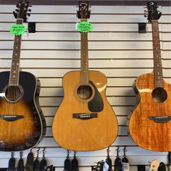 Acoustic Yamaha Guitar F340