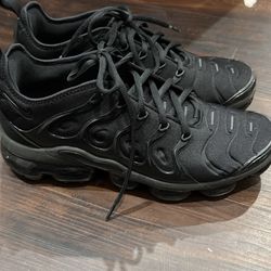 Nike Triple Black Vapormax