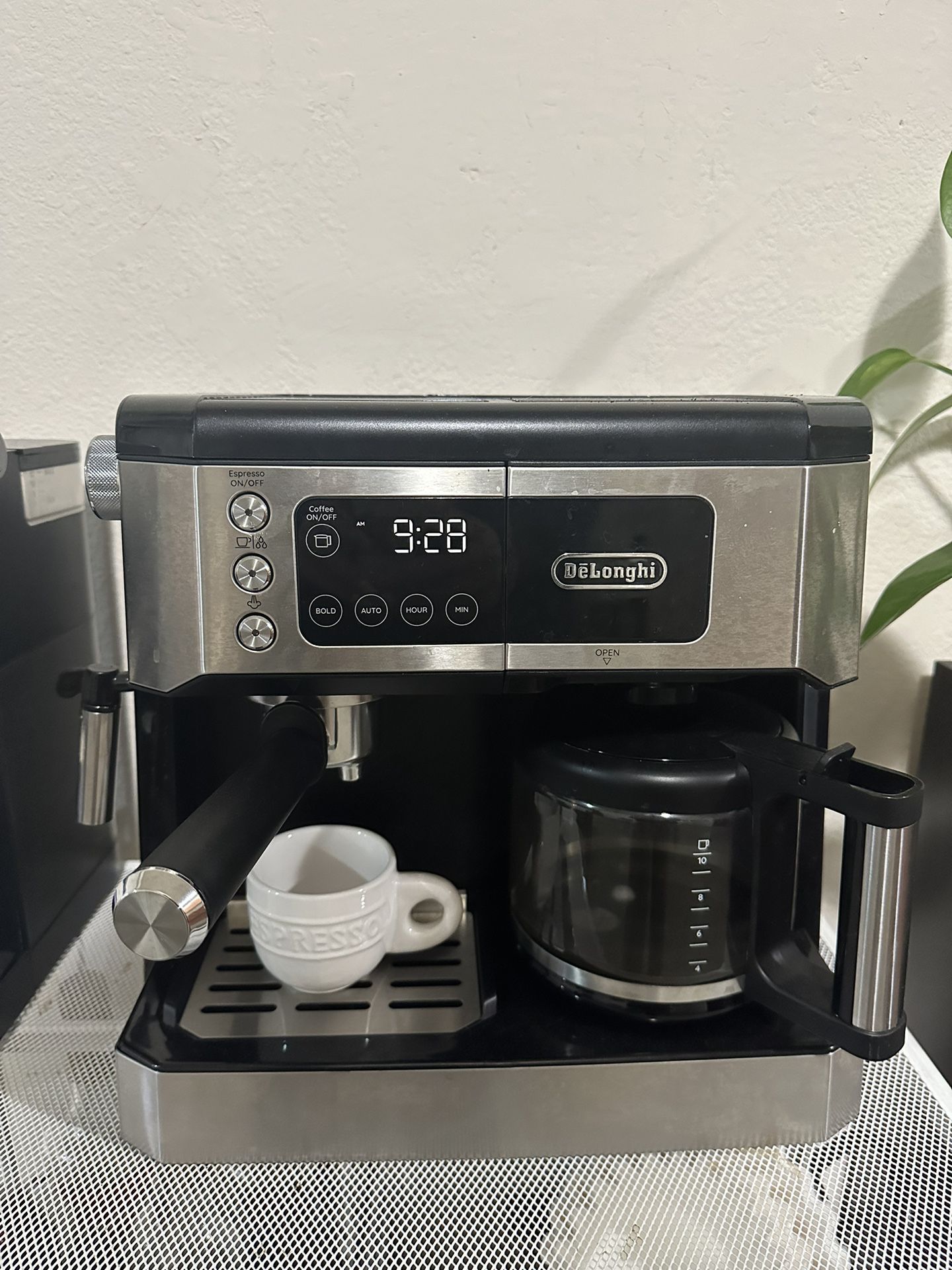 De Longhi Coffee/ Espresso Machine