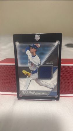 Topps Roki Sasaki Dodgers Player-Worn Memorabilia Card