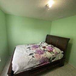 Solid Wood Storage Bed Frame w/ 6 Drawers – Queen Size