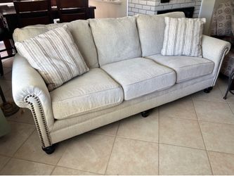 Couch (Beige)
