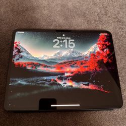 Ipad pro 13 M5 latest version + Celllular