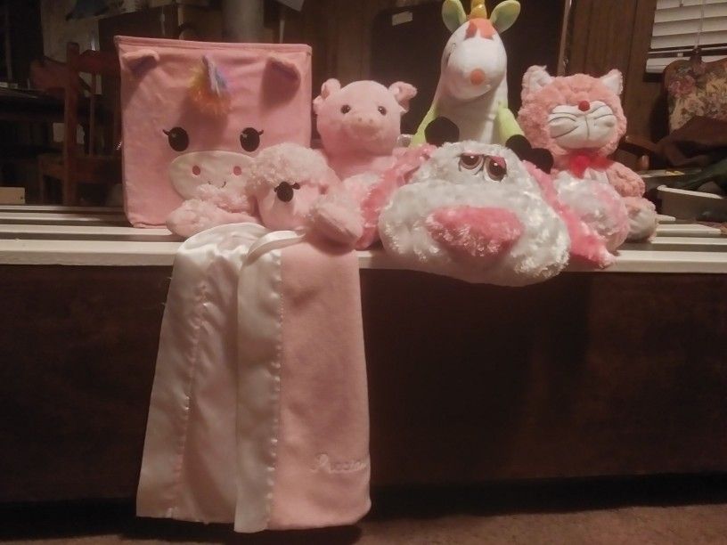 Assorted Girls Stuffed Animals