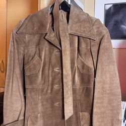 Caramel Suede Jacket with Wide Collar and Tie Waist 1970s
