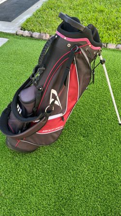 Wilson Deep Red Stand / Carry Golf Bag with Rain Cover