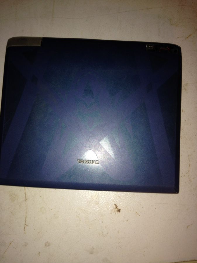 Toshiba 17"laptop for parts GD screen
