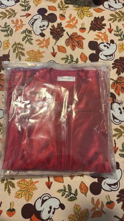 Red cap & gown size 27