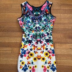 Medium.  Summer Dress Never Use $10