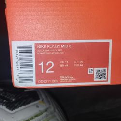 Brand New Nike Fly. By Mid 3 (SIZE 12)