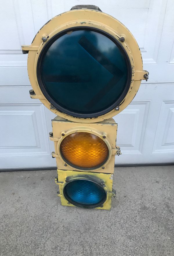 ANTIQUE TRAFFIC SIGNAL LIGHTS ECONOLITE for Sale in Montclair, CA OfferUp
