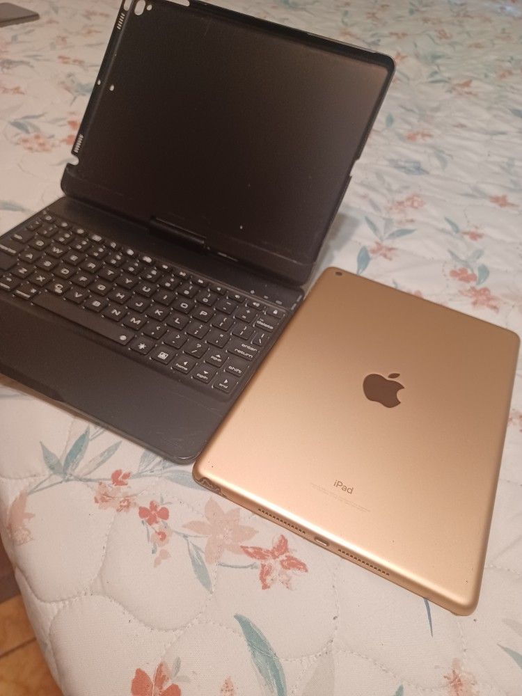 Ipad, Keyboard, For Parts Or Repairs, Passcode Locked