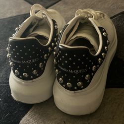 alexander mcqueens 10.5 black/white