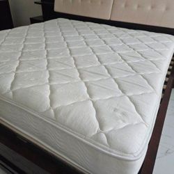 Simmons Beautyrest KING size Mattress Very Good Condition