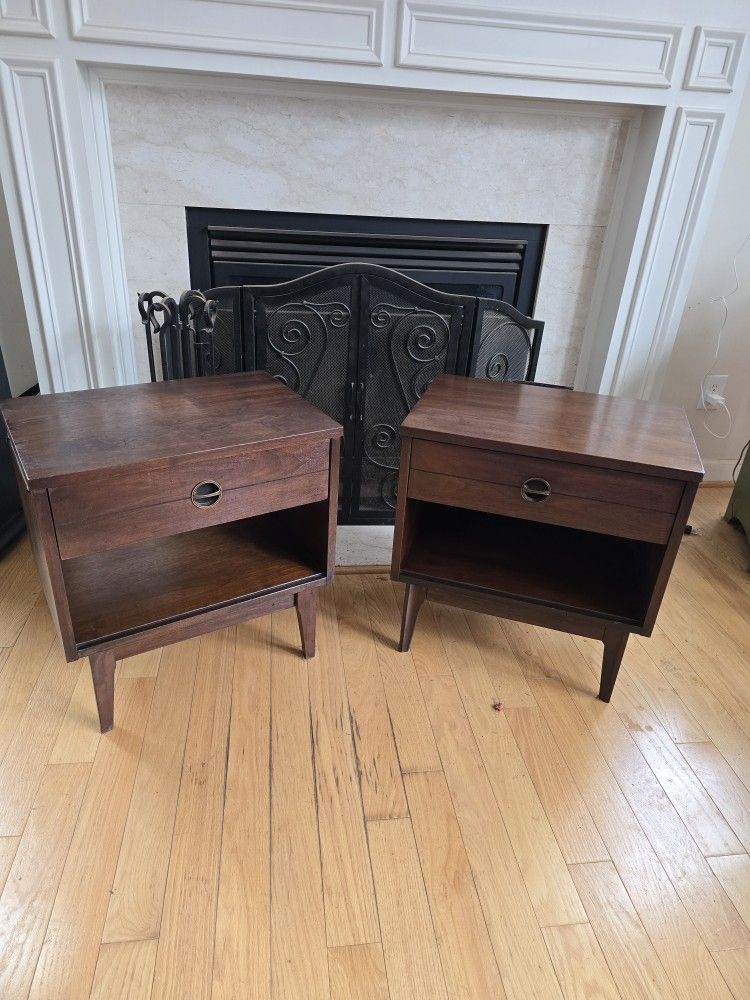 Mid Century Side Tables EXCELLENT Condition