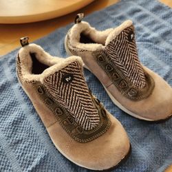 Merrell Womans Shoes-Size 8 or 7