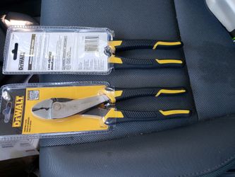 DEWALT CRIMPER BRAND NEW IN THE PACKAGING PLEASE READ