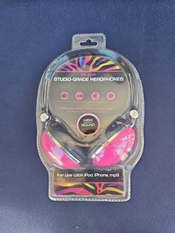 On-Ear Studio-Grade Headphones Pink Fashion Print