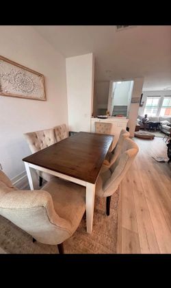 Beautiful dining table and https://offerup.com/redirect/?o=Y2hhaXJzLkRlbGl2ZXJ5 available