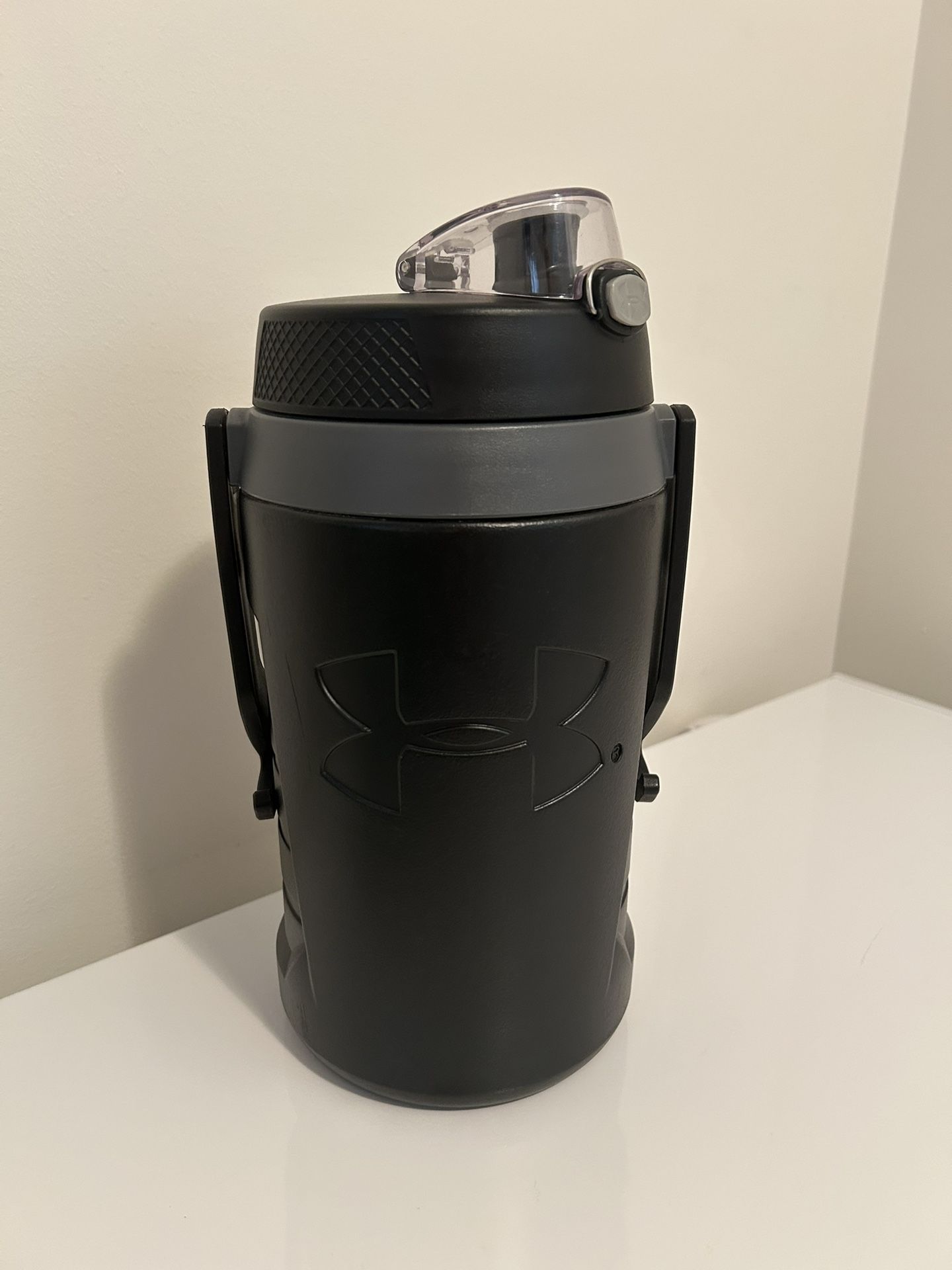 Under Armour 64 Oz Foam Insulated Bottle