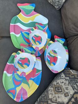 Colorful fish platters/dishes