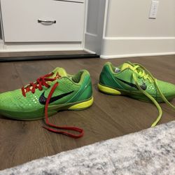 Kobe Grinches Size 9:5 No Box