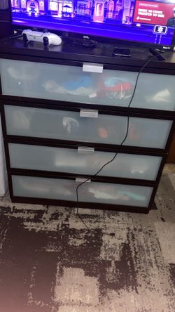 Dresser