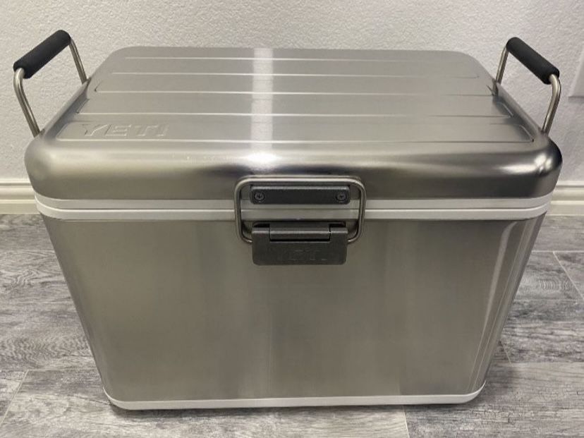 Yeti V Series Cooler Stainless Steel for Sale in Oak Point, TX OfferUp