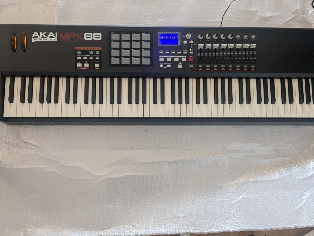 AKAI MPK88
