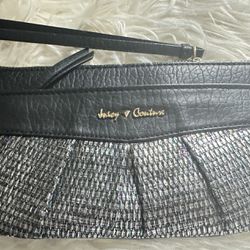 like new Juicy Couture Wristlet with zipped closure(cash & pick up only)