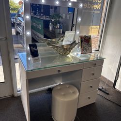 Stunning Vanity Set W/stool! $699 🤍🔥